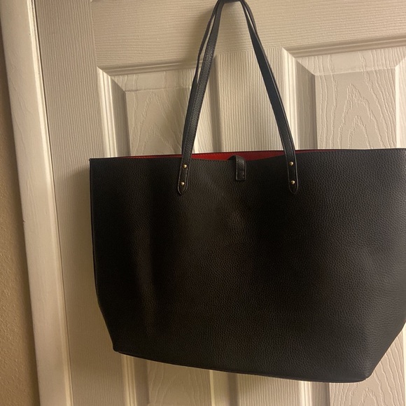 Victoria’s Secret valentines tote - Picture 5 of 8